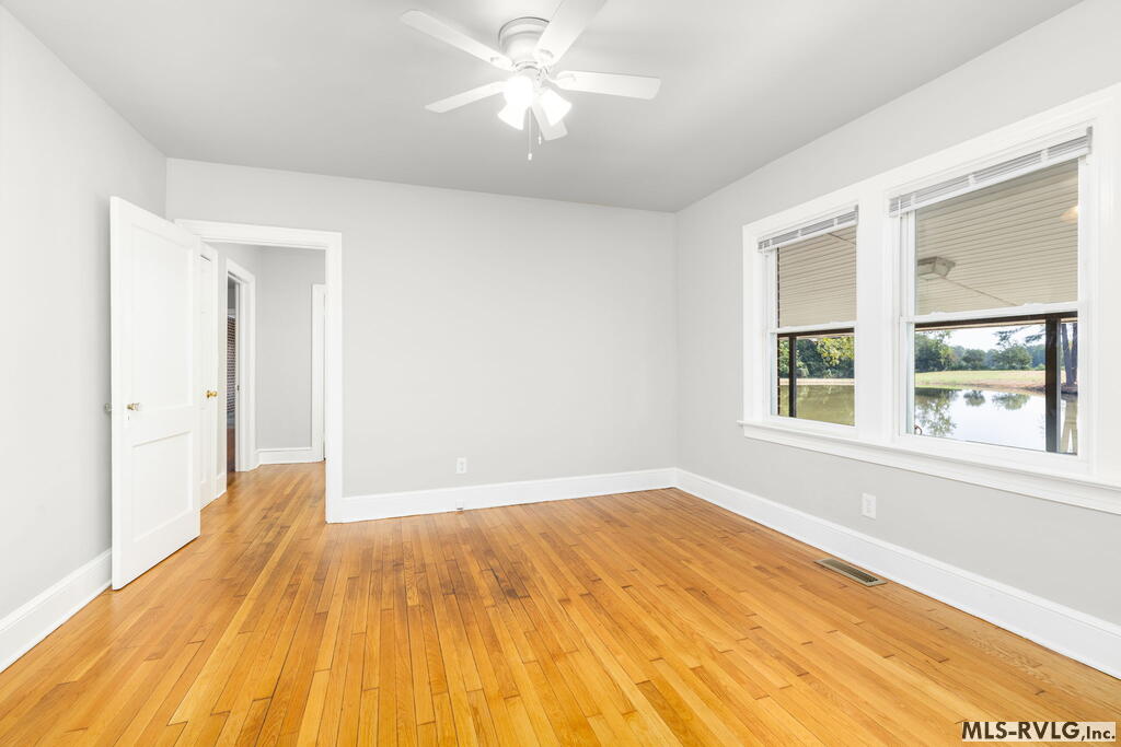 1554 Traffic Road