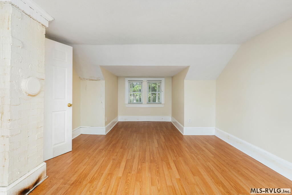 1554 Traffic Road