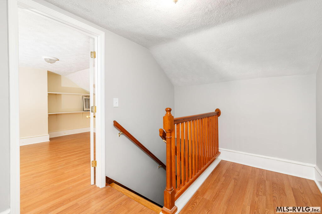 1554 Traffic Road
