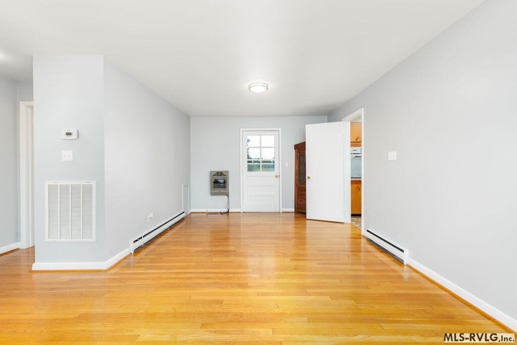 1554 Traffic Road