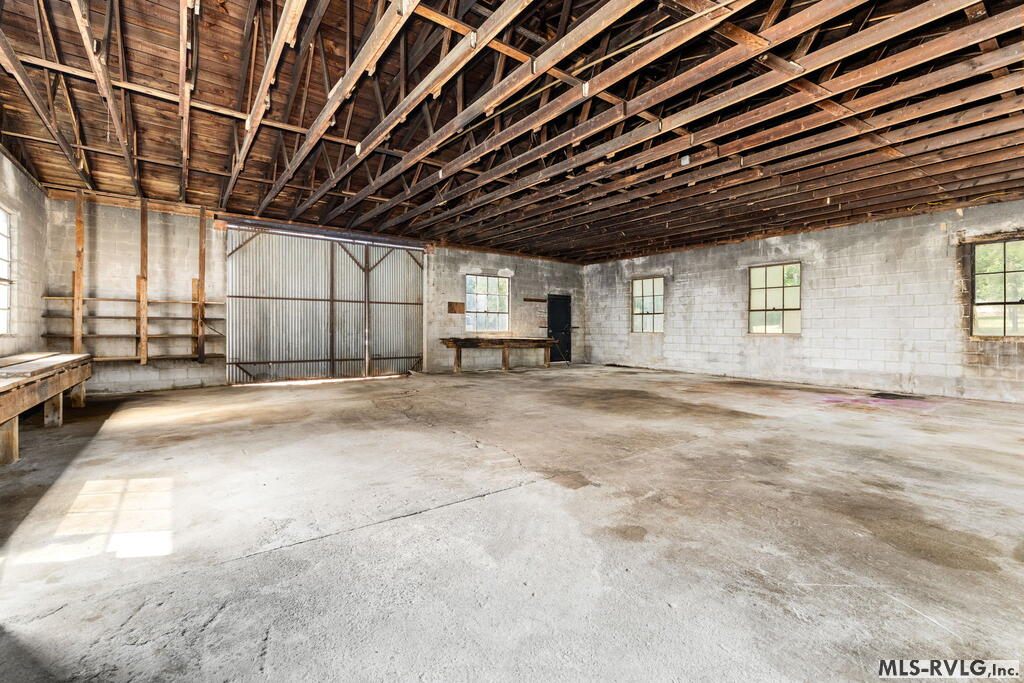 1554 Traffic Road
