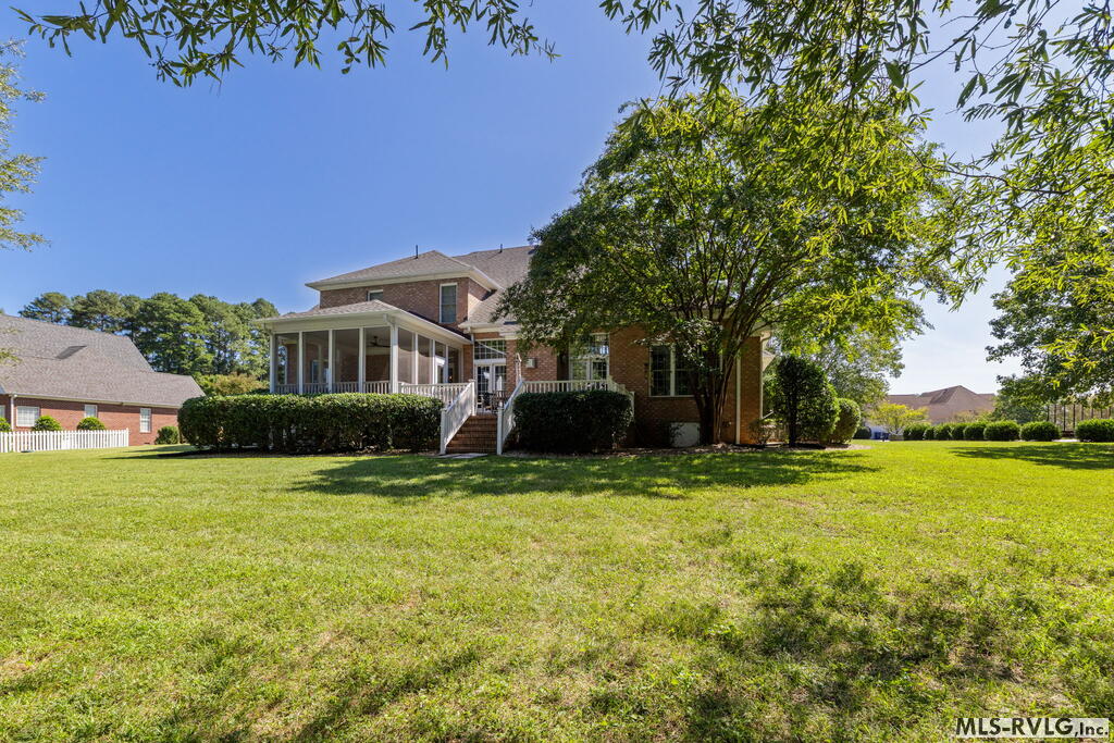 211 Apple Street