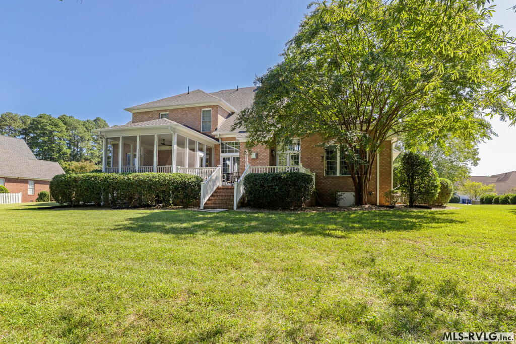 211 Apple Street