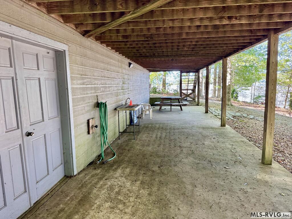 994 Strawberry Lane