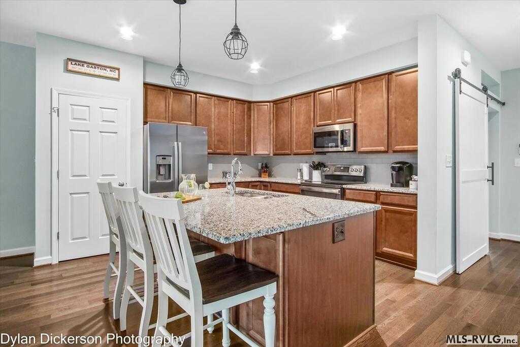 115 Rowboat Way