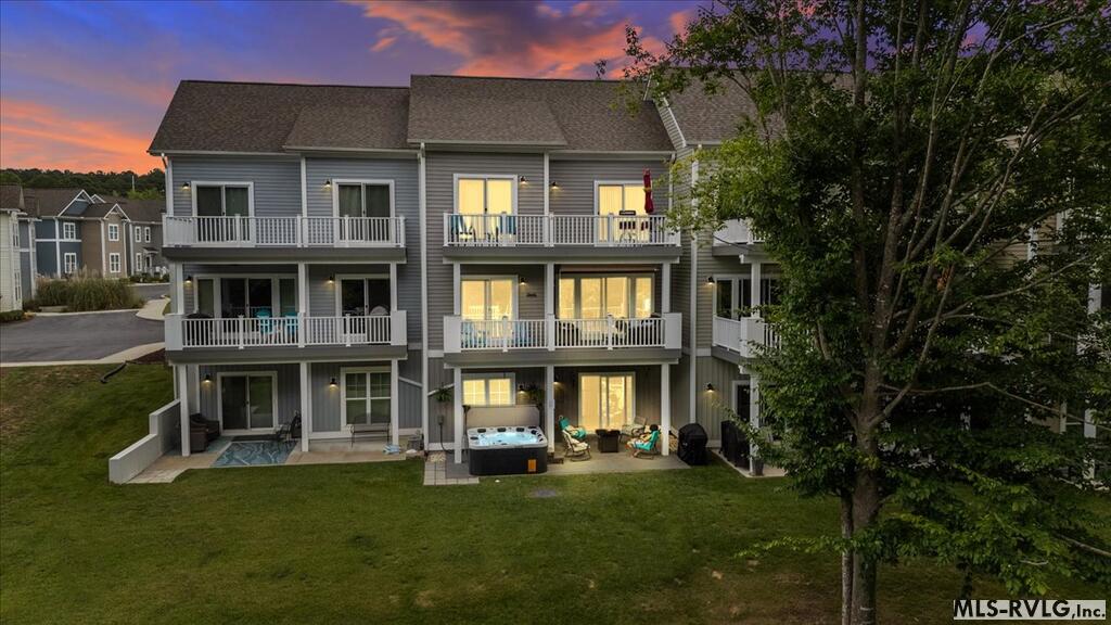 115 Rowboat Way