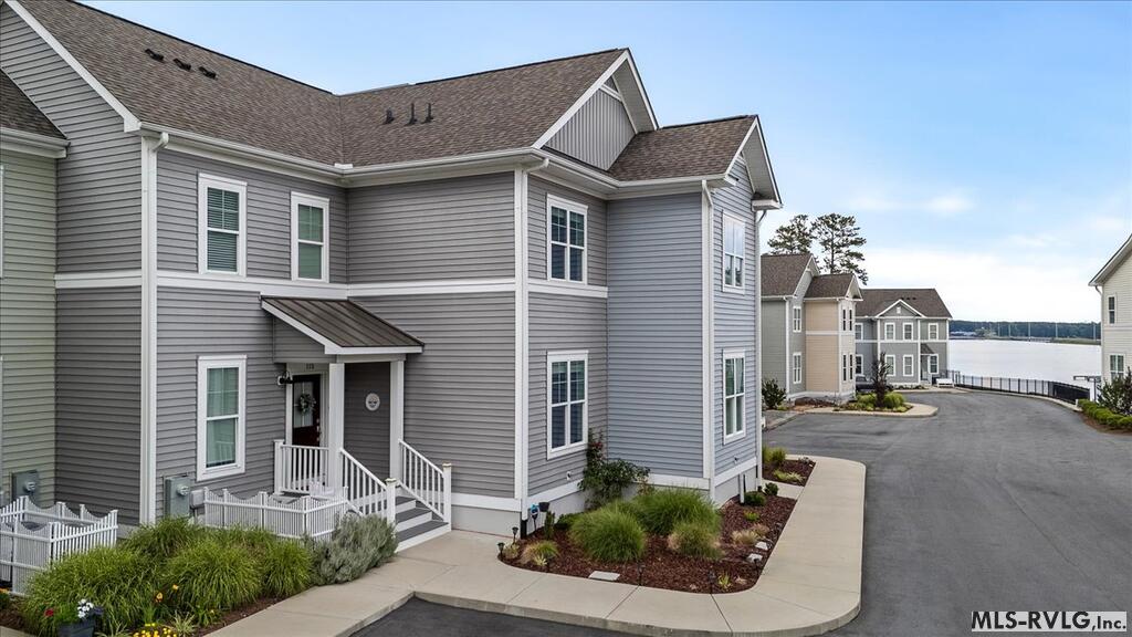 115 Rowboat Way