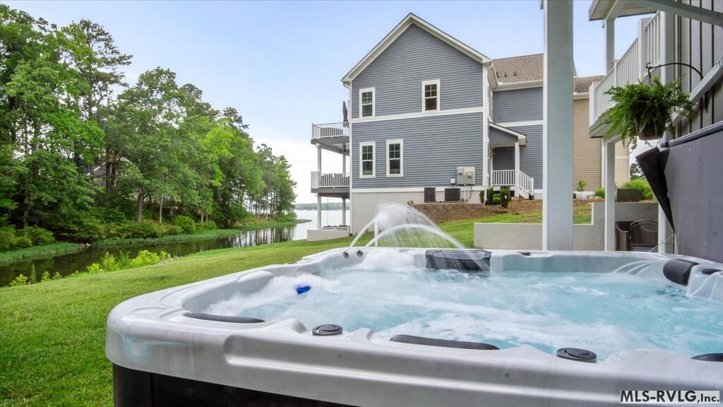 115 Rowboat Way
