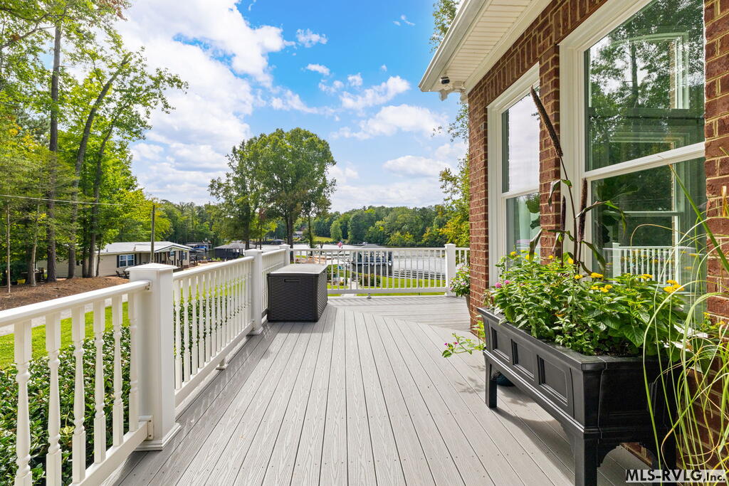 341 Piney Point Circle
