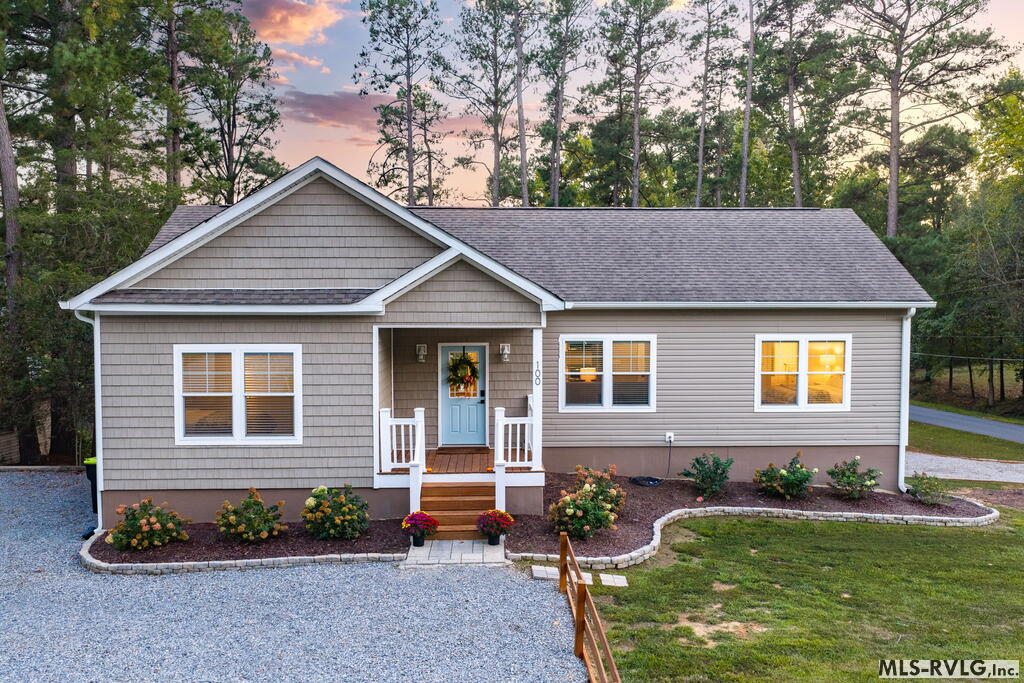 100 Cove Manor