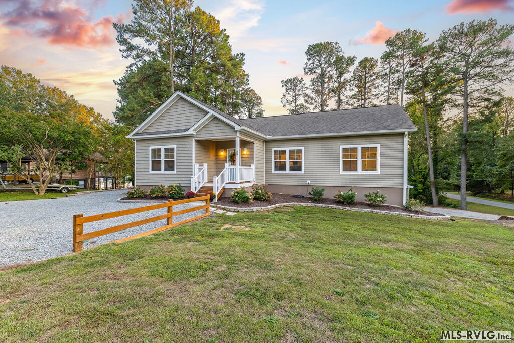 100 Cove Manor