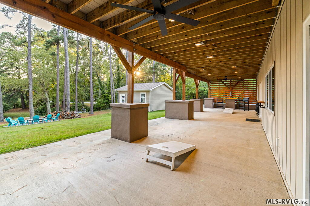 100 Cove Manor