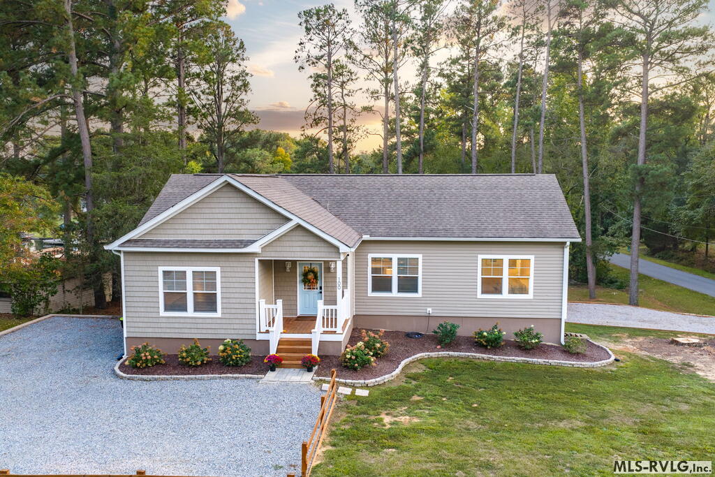 100 Cove Manor