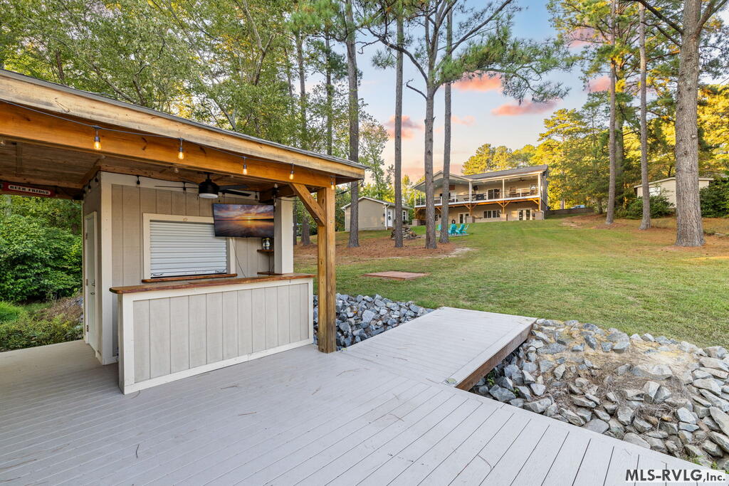 100 Cove Manor