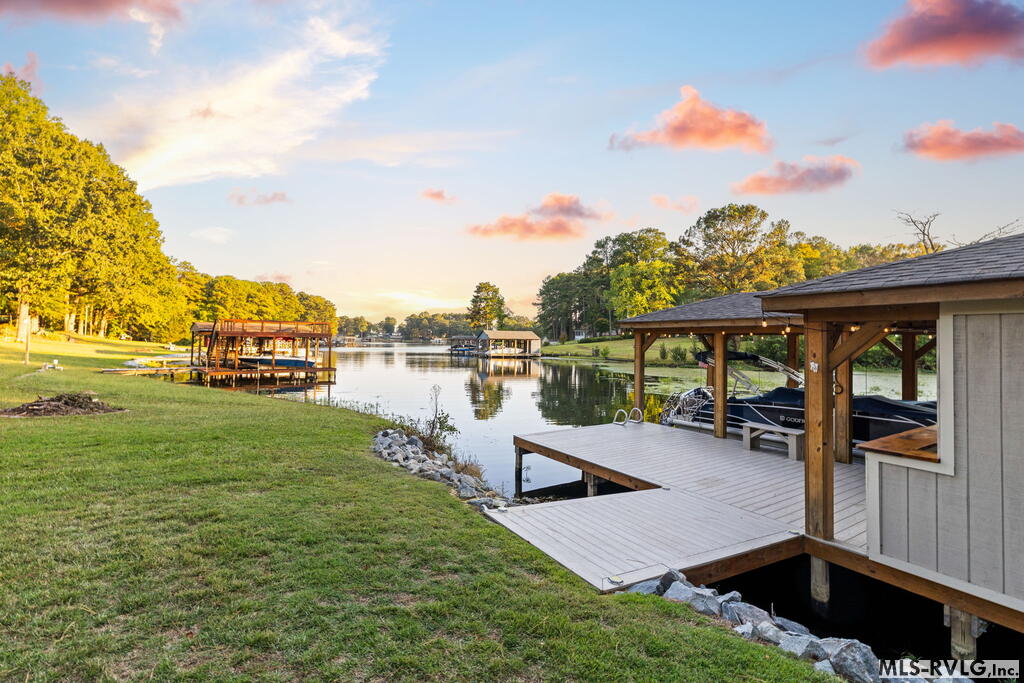 100 Cove Manor