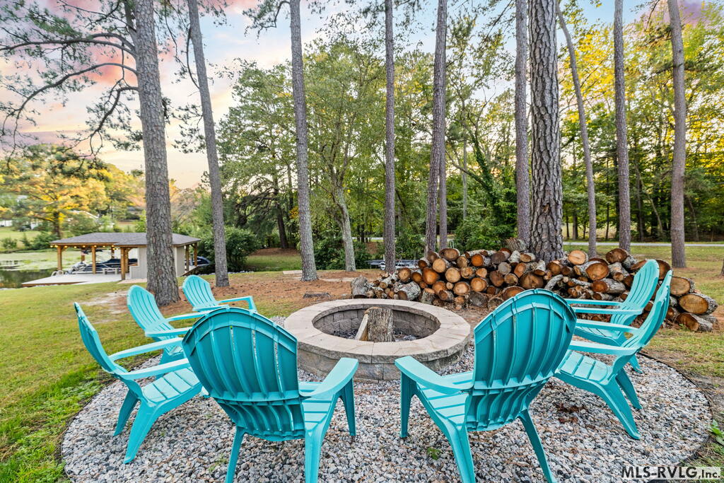 100 Cove Manor