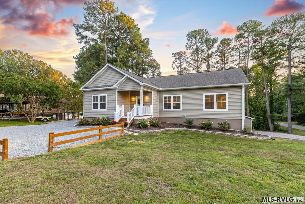 100 Cove Manor