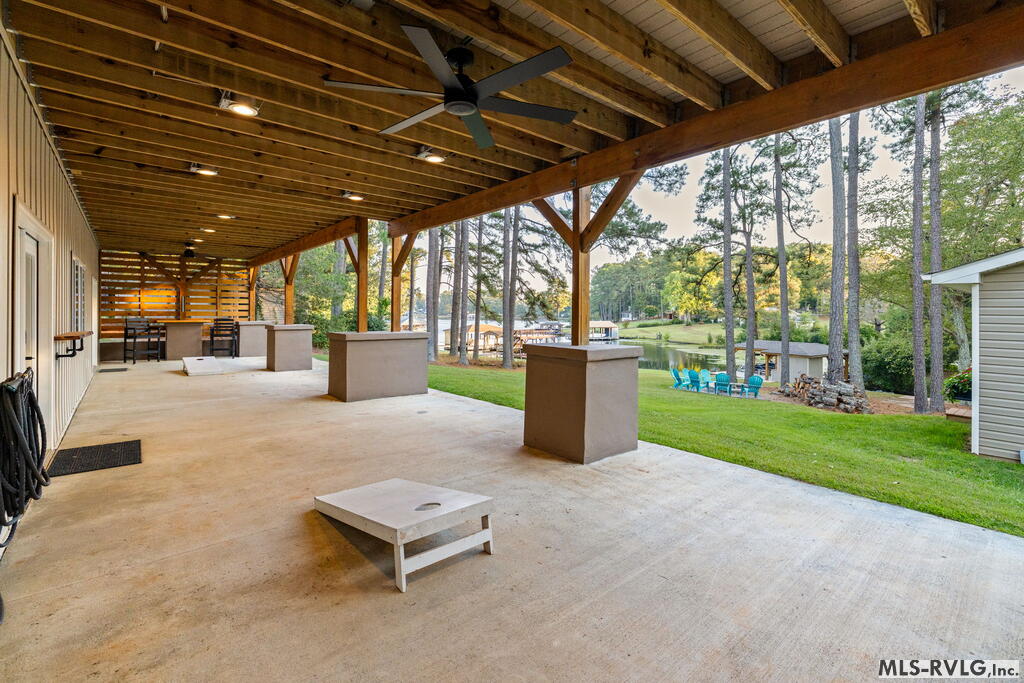100 Cove Manor