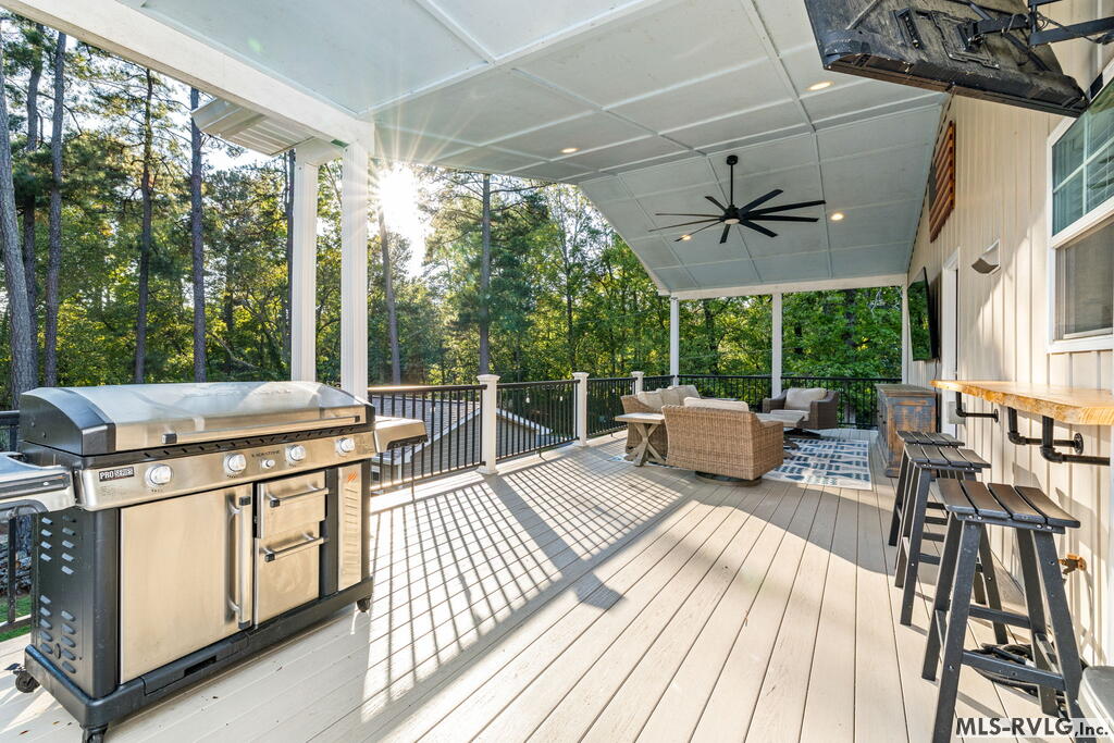 100 Cove Manor