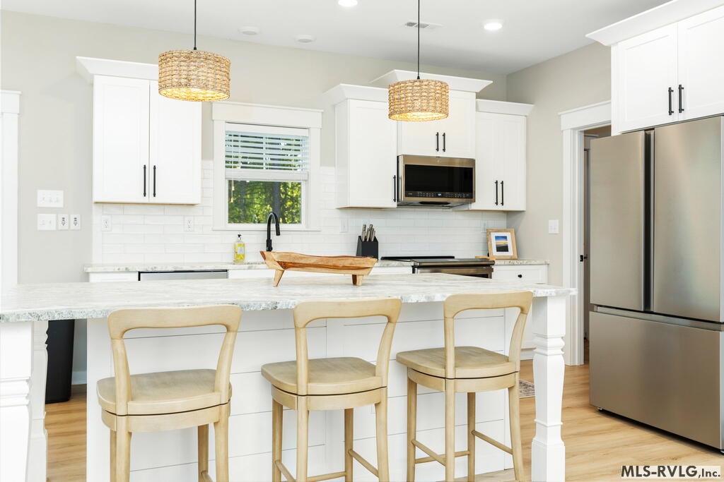 100 Cove Manor
