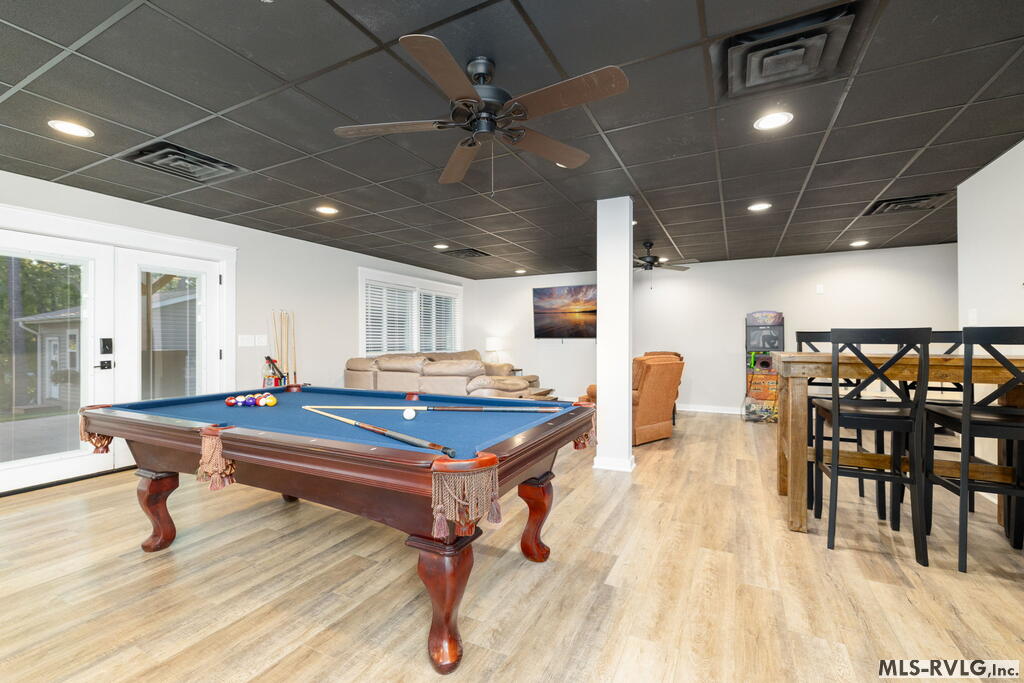 100 Cove Manor