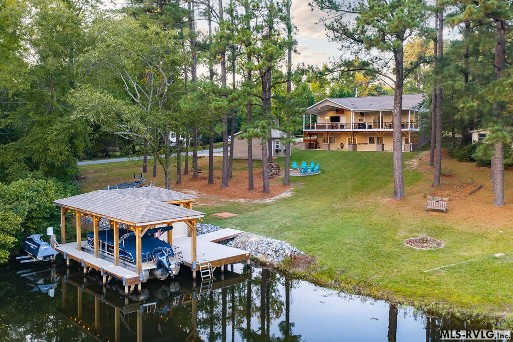 100 Cove Manor