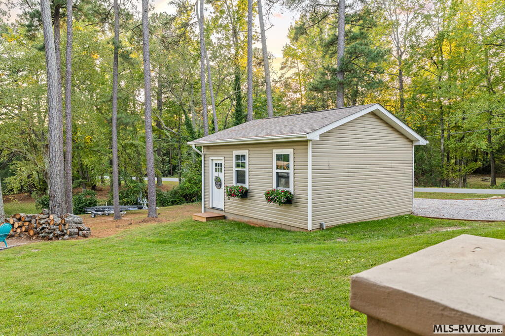 100 Cove Manor