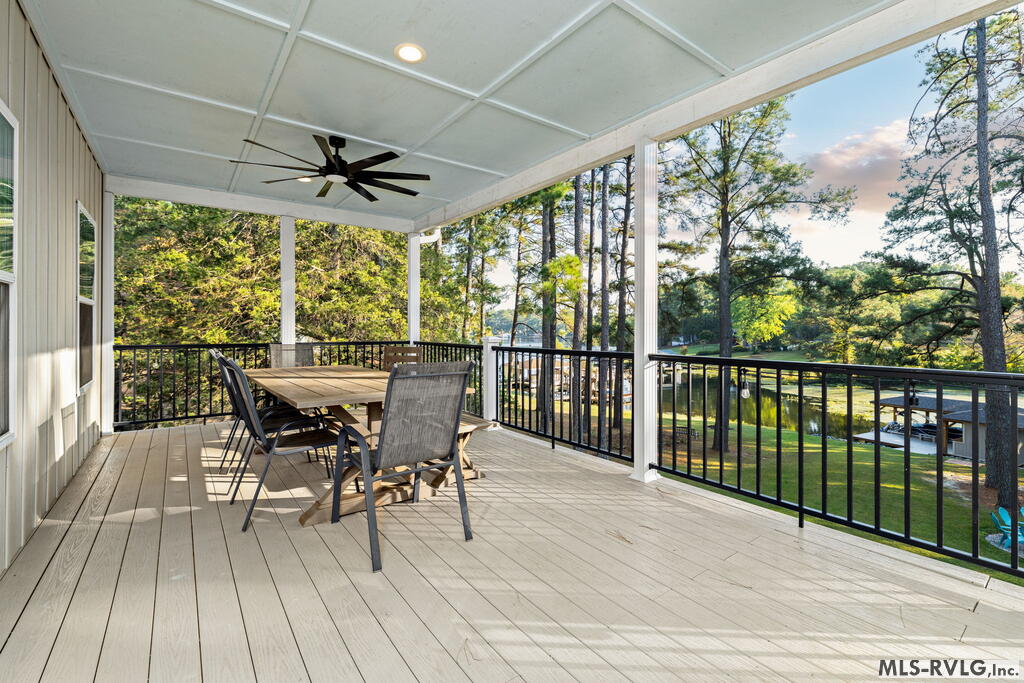 100 Cove Manor