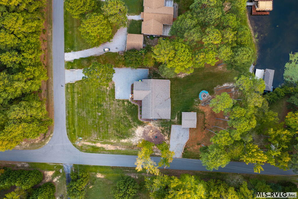 100 Cove Manor