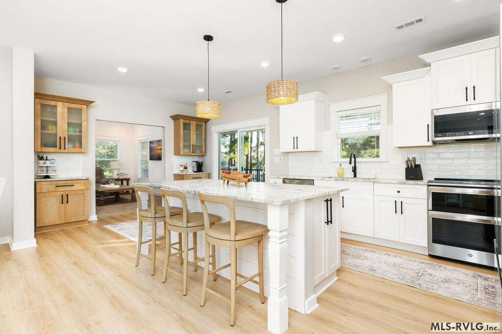 100 Cove Manor
