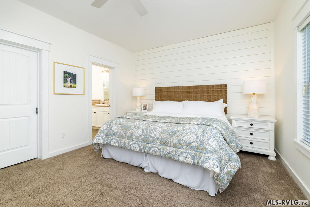 100 Cove Manor