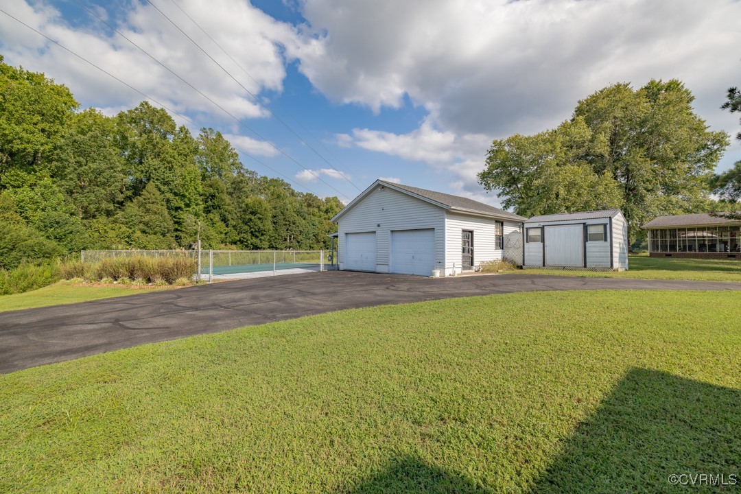 402 Cifers Ln