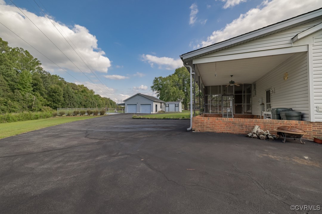 402 Cifers Ln