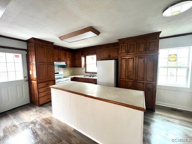906 Otterdam Rd