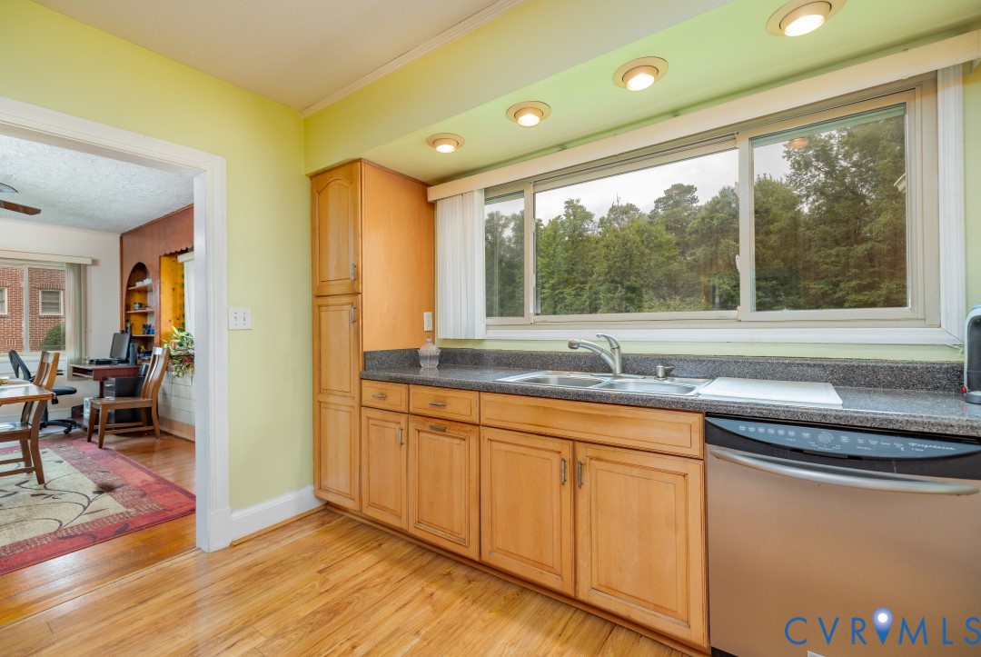 1300 Sussex Dr