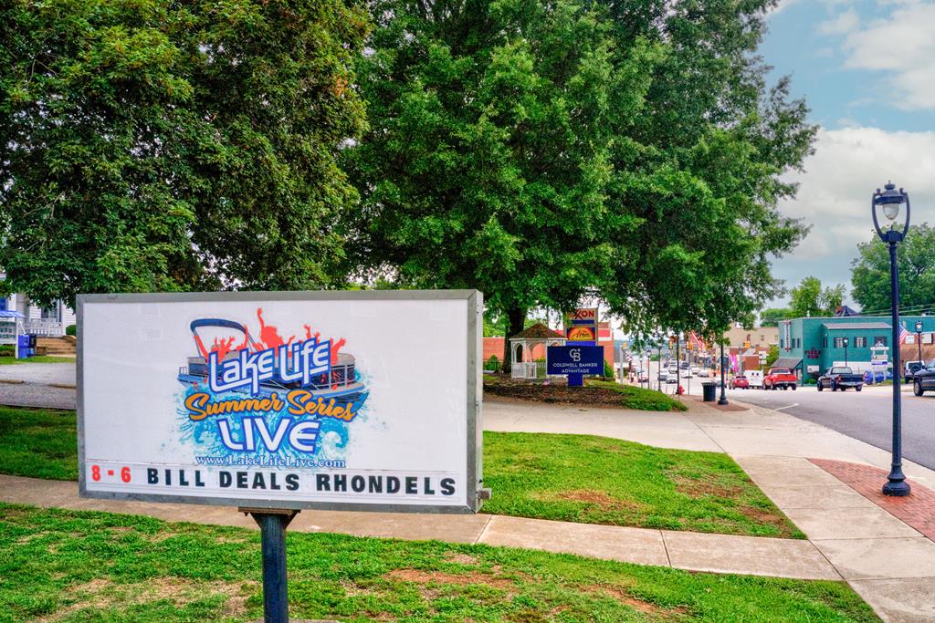 130 Lakefront Drive