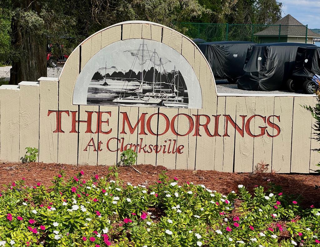 12 The Moorings