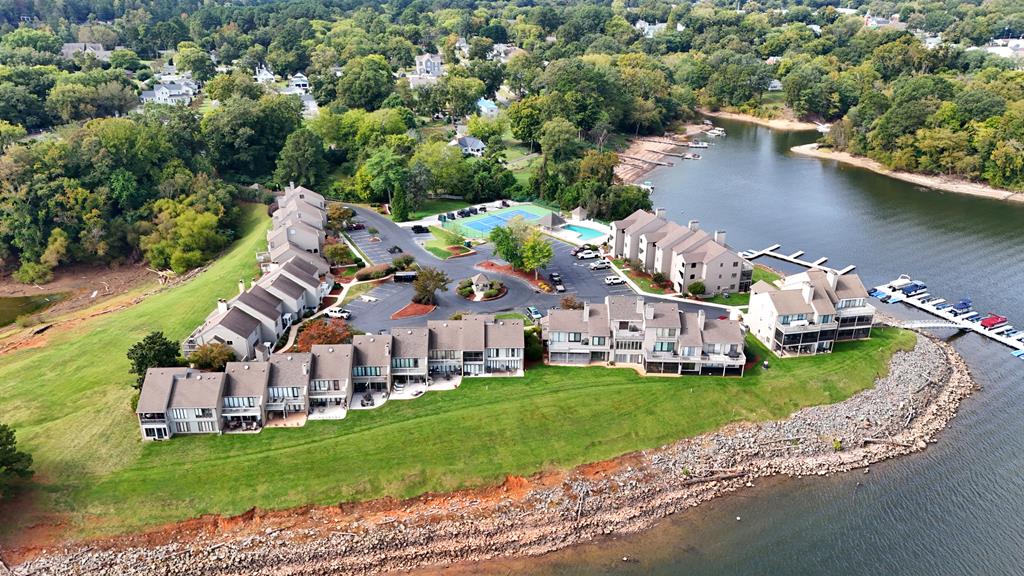 12 The Moorings