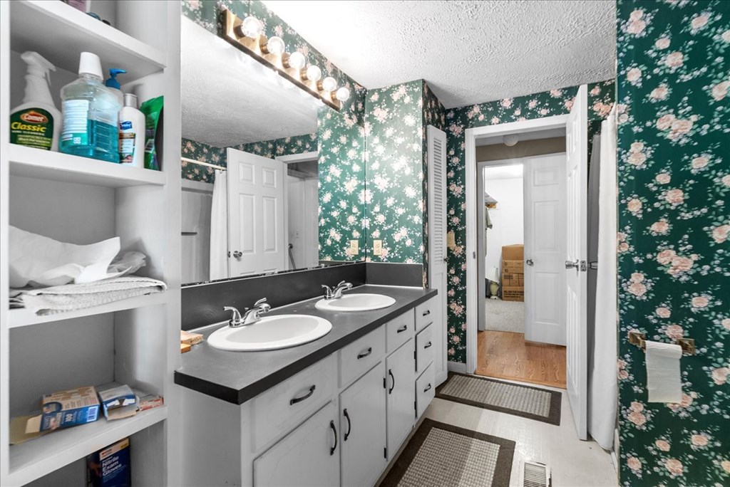 430-450 Owl Cove