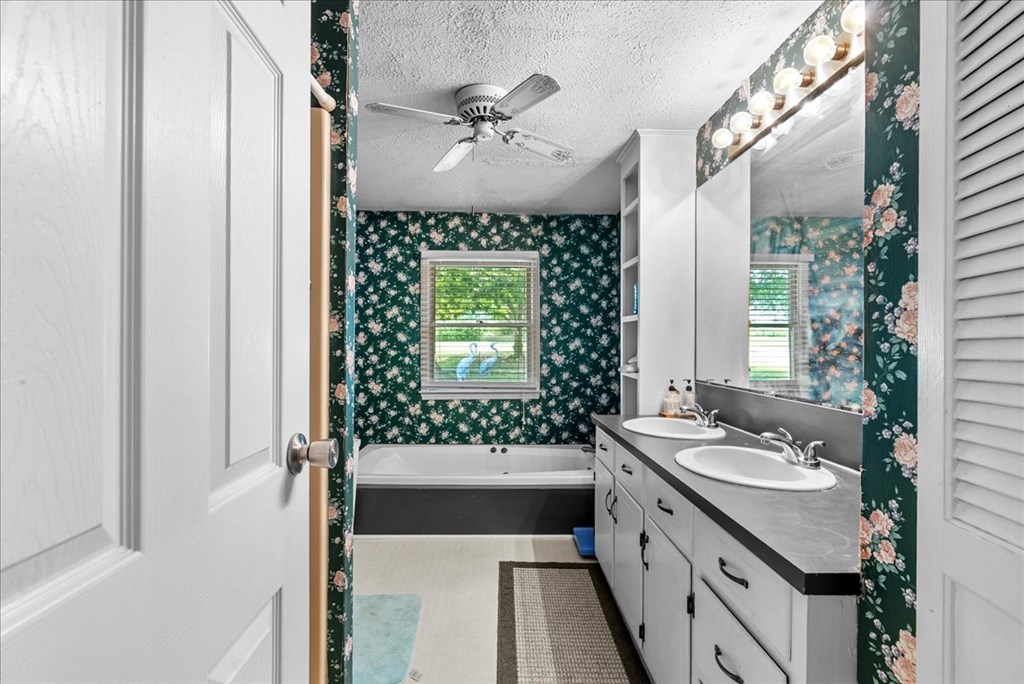 430-450 Owl Cove
