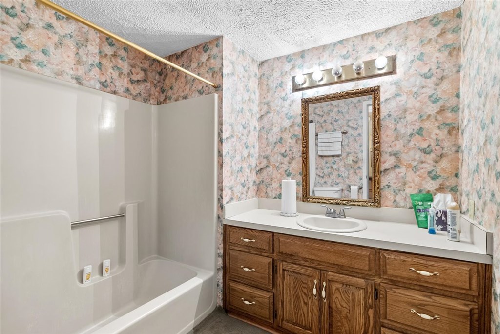 430-450 Owl Cove