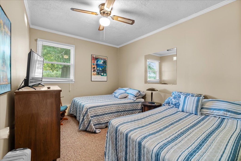 430-450 Owl Cove