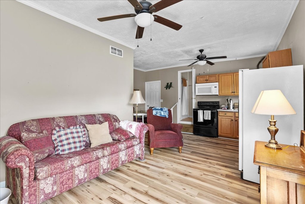 430-450 Owl Cove