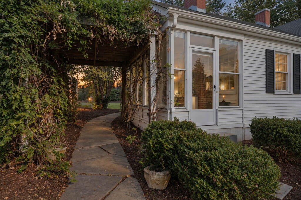 118 Shiney Rock Road