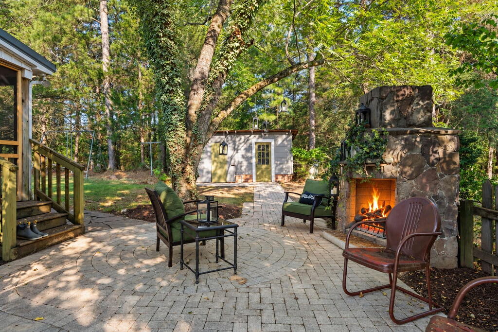 118 Shiney Rock Road