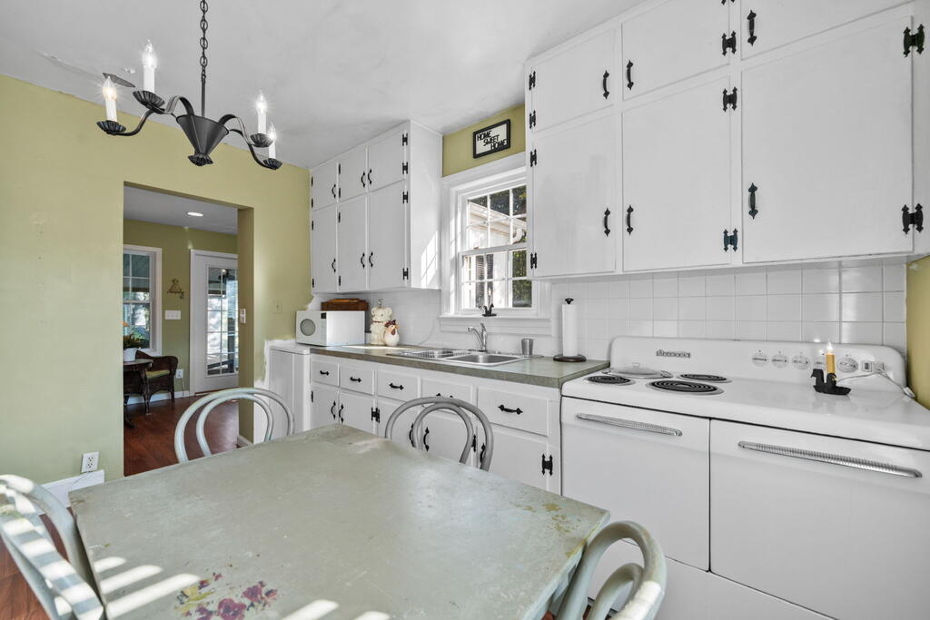 118 Shiney Rock Road