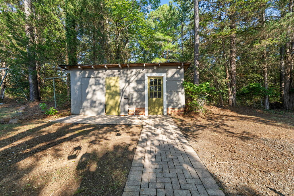 118 Shiney Rock Road