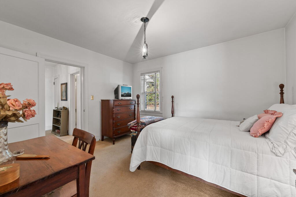 118 Shiney Rock Road