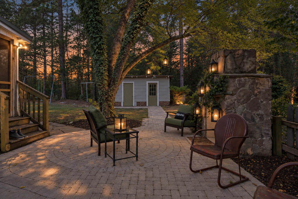118 Shiney Rock Road