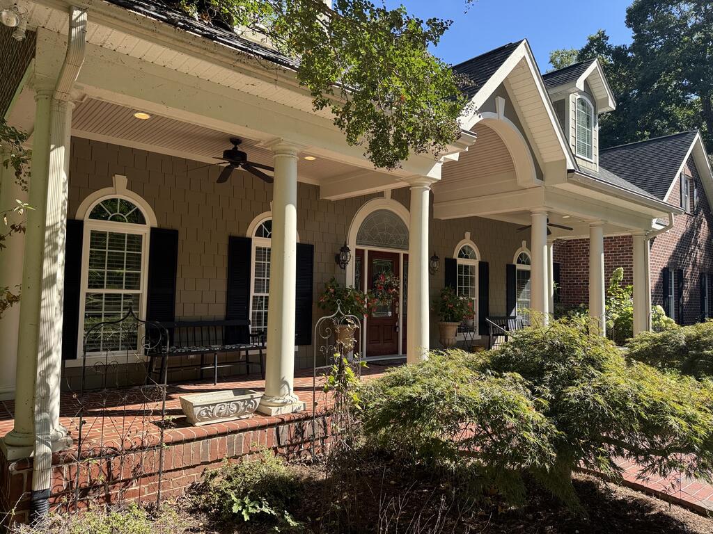 207 Sir Peyton Drive